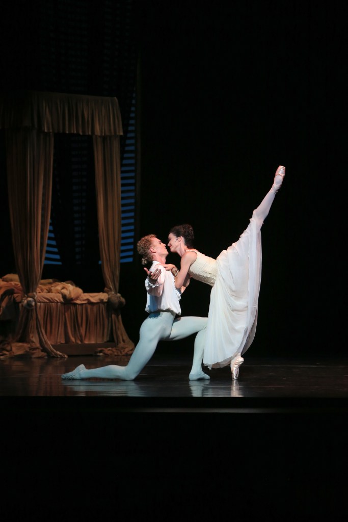 Lucinda Dunn and Adam Bull in Manon