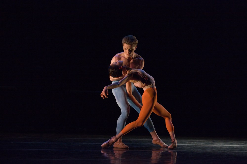Kristopher Wojtera and Erica De La O in What Light Is to Our Eyes. Photo: Renata Pavam