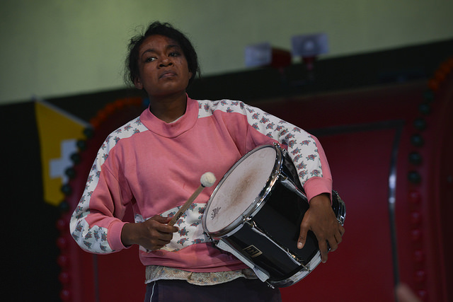 Emele Ugavule as Kattrin. Photo: Heidrun Lohr