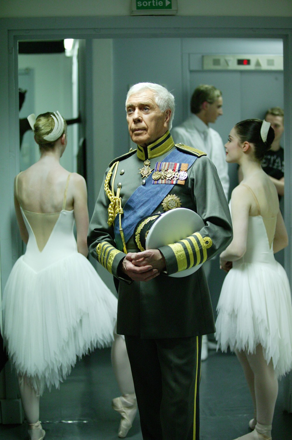 Colin Peasley in Swan Lake Paris 2008 Photo Lisa Tomasetti 006