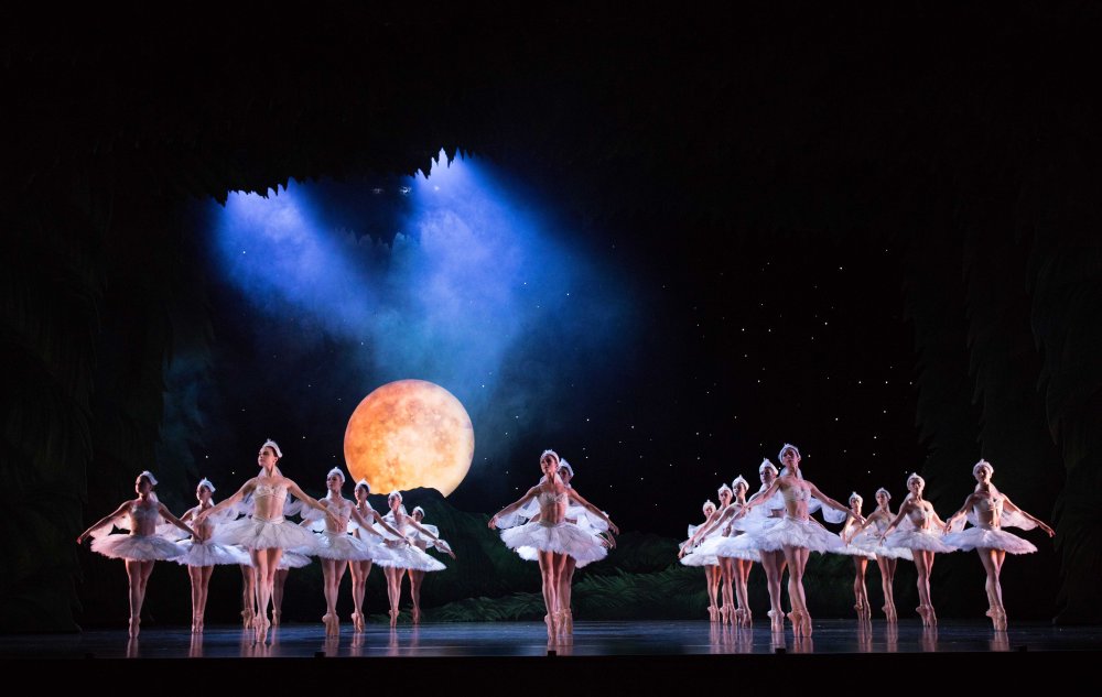 QB La Bayadere 2018. Artists of Queensland Ballet 2. Photo David Kelly