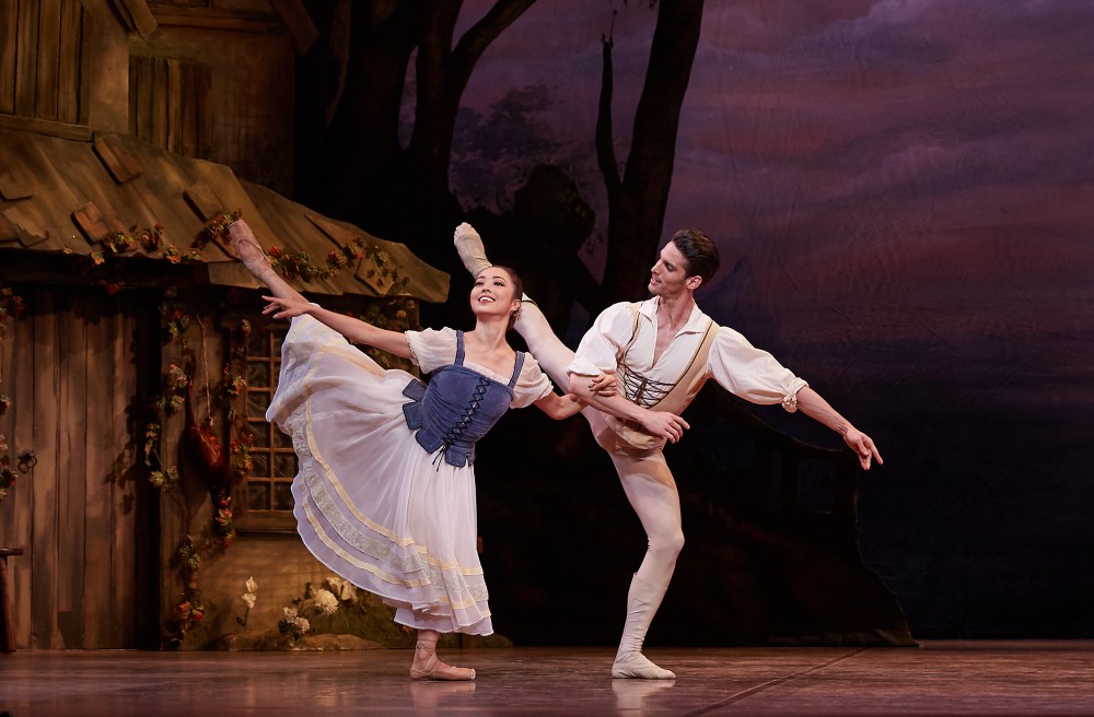 Chihiro Nomura as Giselle and Oscar Valdes as Albrecht in Giselle (2019). Photo by Sergey Pevnev